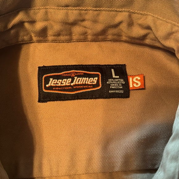 Men’s Button Up Shirt - Picture 4 of 4